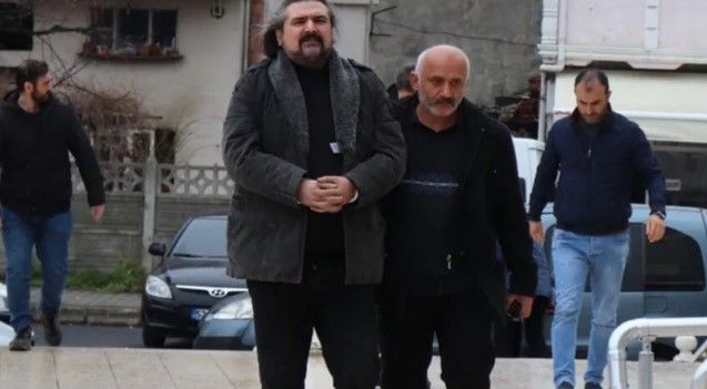 2 kişiyi vurup kendisini çatıya kitledi! ‘Meşhur olduk’
