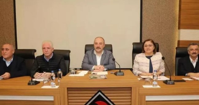 Bakan Varank: 200 dükkan yapımı için bakanlık, büyükşehir ve valilik ortak çalışacak