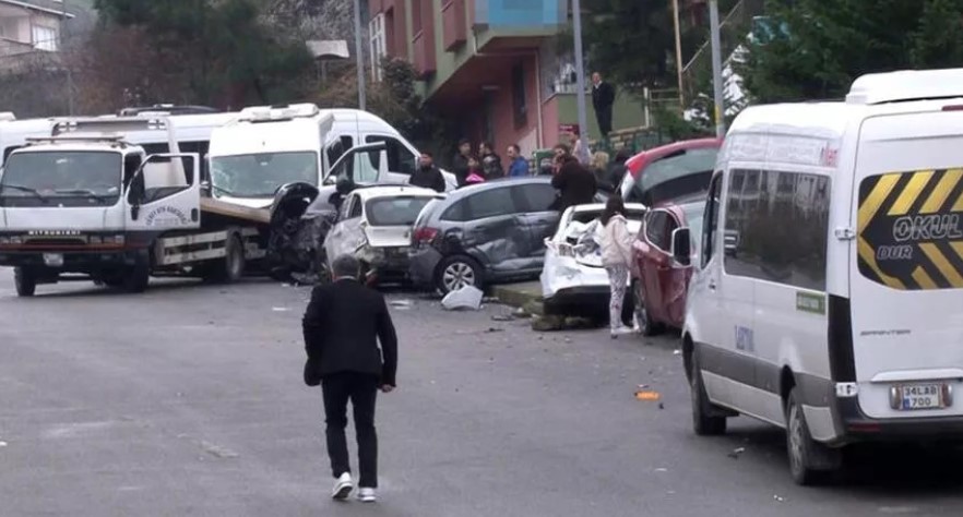 Freni boşalan kamyon 14 aracı biçti!