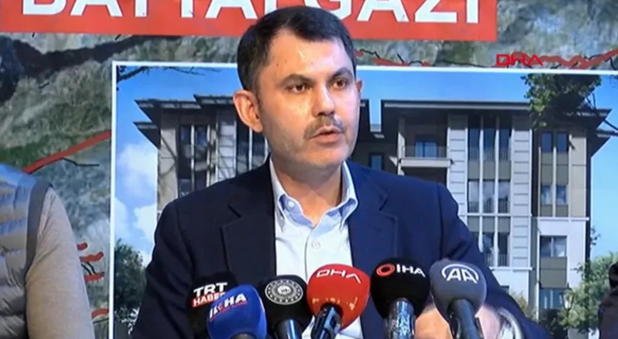 Bakan Kurum: 232 bin bina yıkık ya da ağır hasarlı