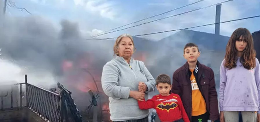 Hatay’da çadır yandı! 10 kişilik depremzede aile sokakta kaldı
