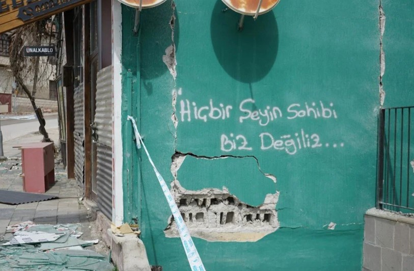 Depremin vurduğu Malatya’da duygulandıran duvar yazıları