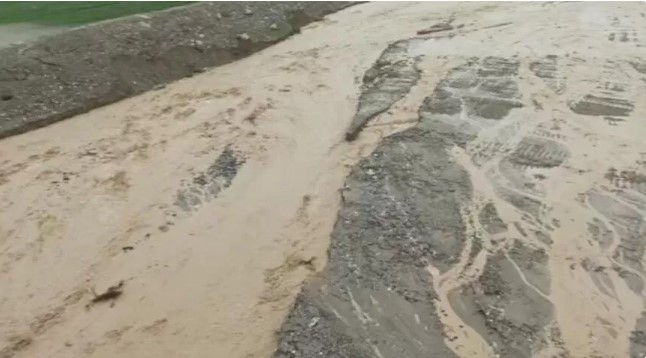 Elazığ’da sağanak sonrası dereler taştı