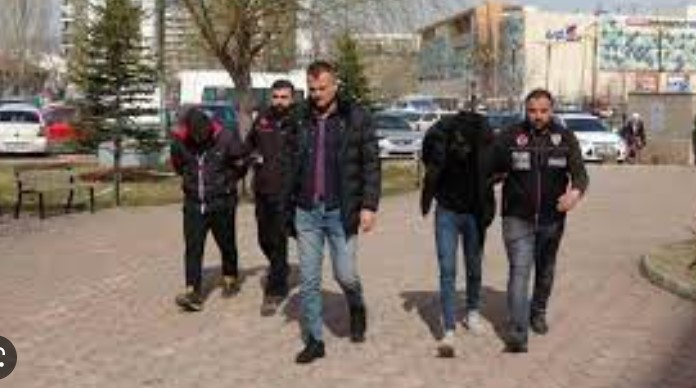 Fiorentinalı futbolcunun burnunu kıran taraftar adliyeye sevk edildi