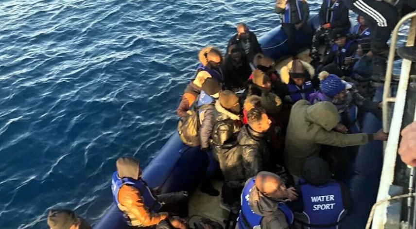 Yunanistan’ın geri ittiği 31 kaçak göçmen kurtarıldı