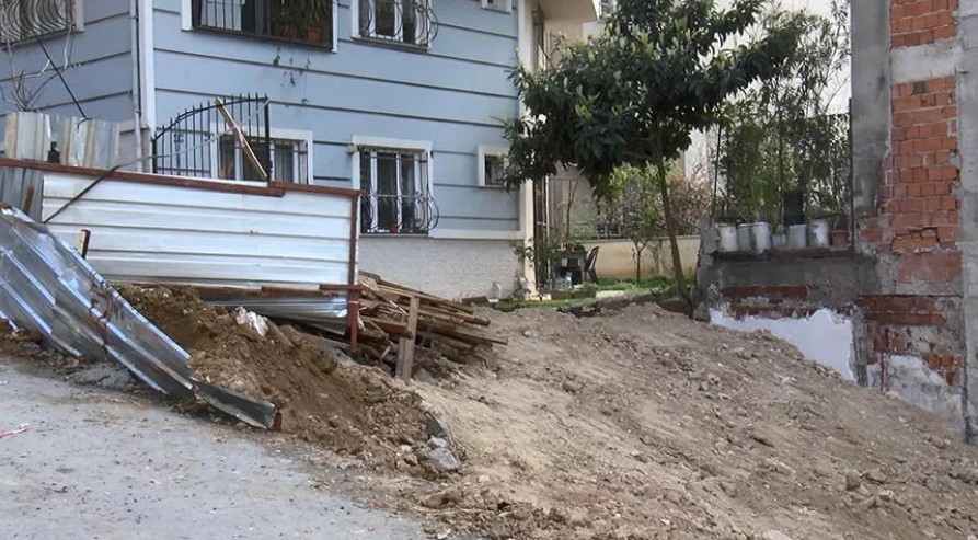 Bayrampaşa’da toprak kayması! 4 katlı bina tahliye edildi