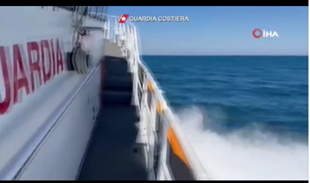 İtalya’da göçmen operasyonu: 745 göçmen kurtarıldı İtalya’da göçmen operasyonu: 745 göçmen kurtarıldı