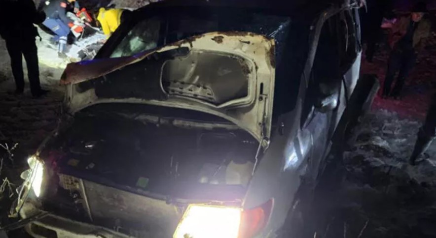 Sivas’ta minibüs devrildi: 1 ölü, 8 yaralı