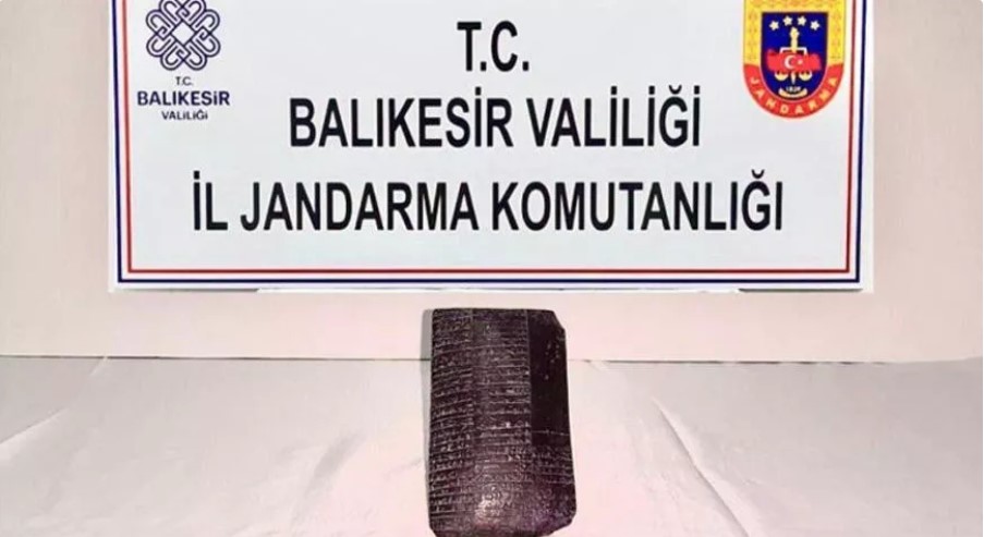 Sümerler dönemine ait tarihi reçeteyi jandarma ele geçirdi Sümerler dönemine ait tarihi reçeteyi jandarma ele geçirdi