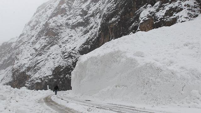 Çığ tehlikesi devam ediyor Çığ tehlikesi devam ediyor