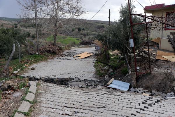 Depremde evin yönü değişti