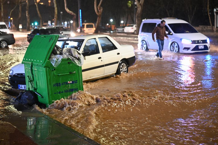 Meteorolojiden deprem bölgesine kuvvetli yağış uyarısı