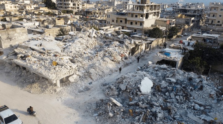 Deprem soruşturmasında 298 tutuklu