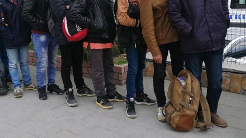 7 düzensiz göçmen sınır dışı edildi 7 düzensiz göçmen sınır dışı edildi