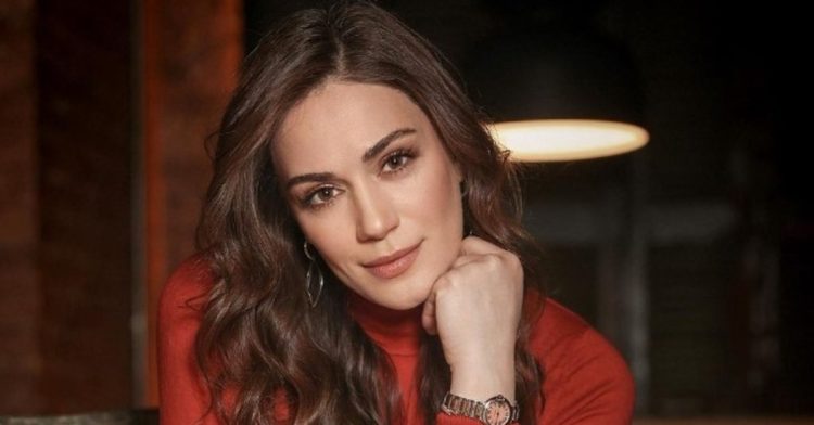 Özge Borak acı haberi duyurdu