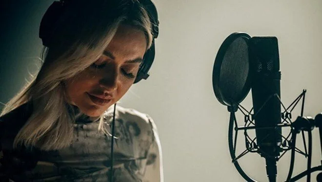 Hadise’nin desteklediği deprem kampanyasında 11 milyon euro toplandı
