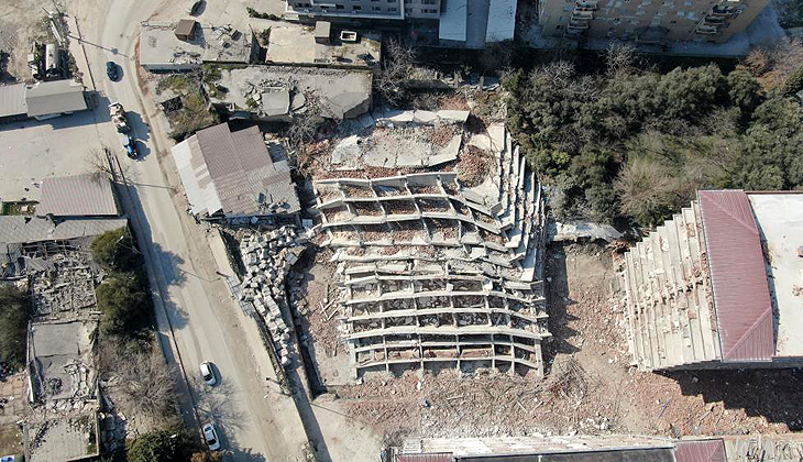 Hatay’da yıkılan sitenin yapı denetim sorumlusu tutuklandı