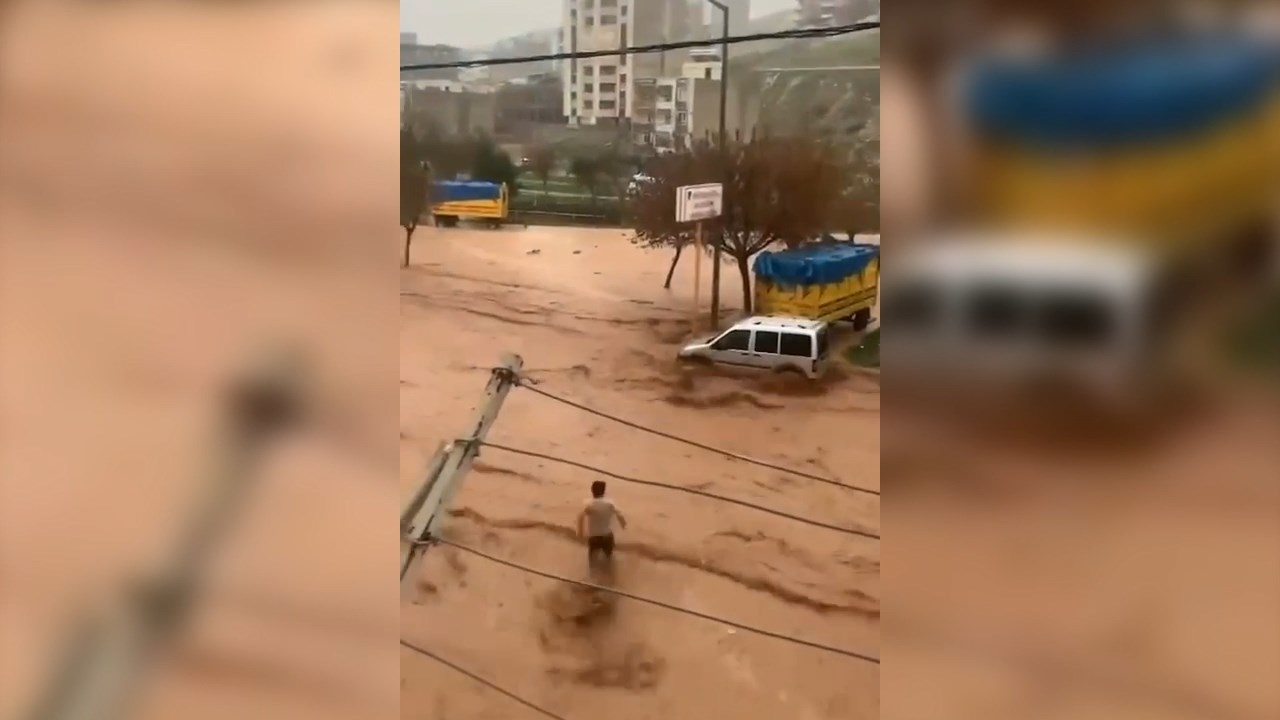 Deprem bölgesinde sel uyarısı