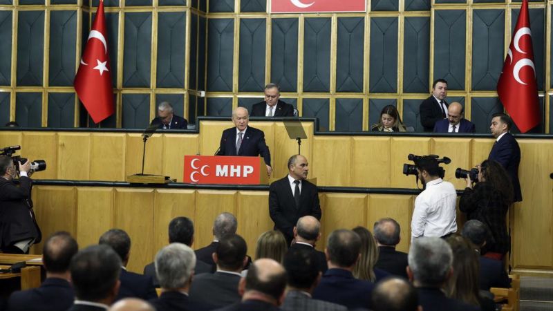 MHP listeyi YSK’ya teslim ediyor