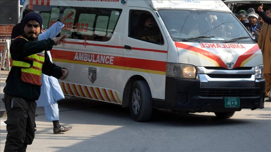 Pakistan’daki bir karakolda yaşanan patlamada 12 polis öldü