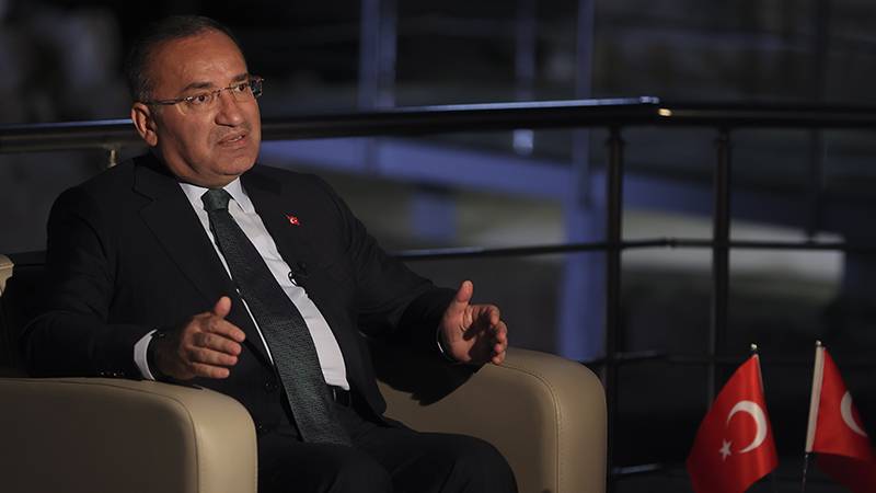 Bekir Bozdağ’dan “şampanya” açıklaması