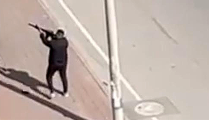 AK Parti Çukurova ilçe binasına silahlı saldırı