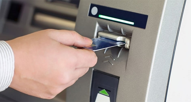 ATM’ye kartını kaptıranlar dikkat