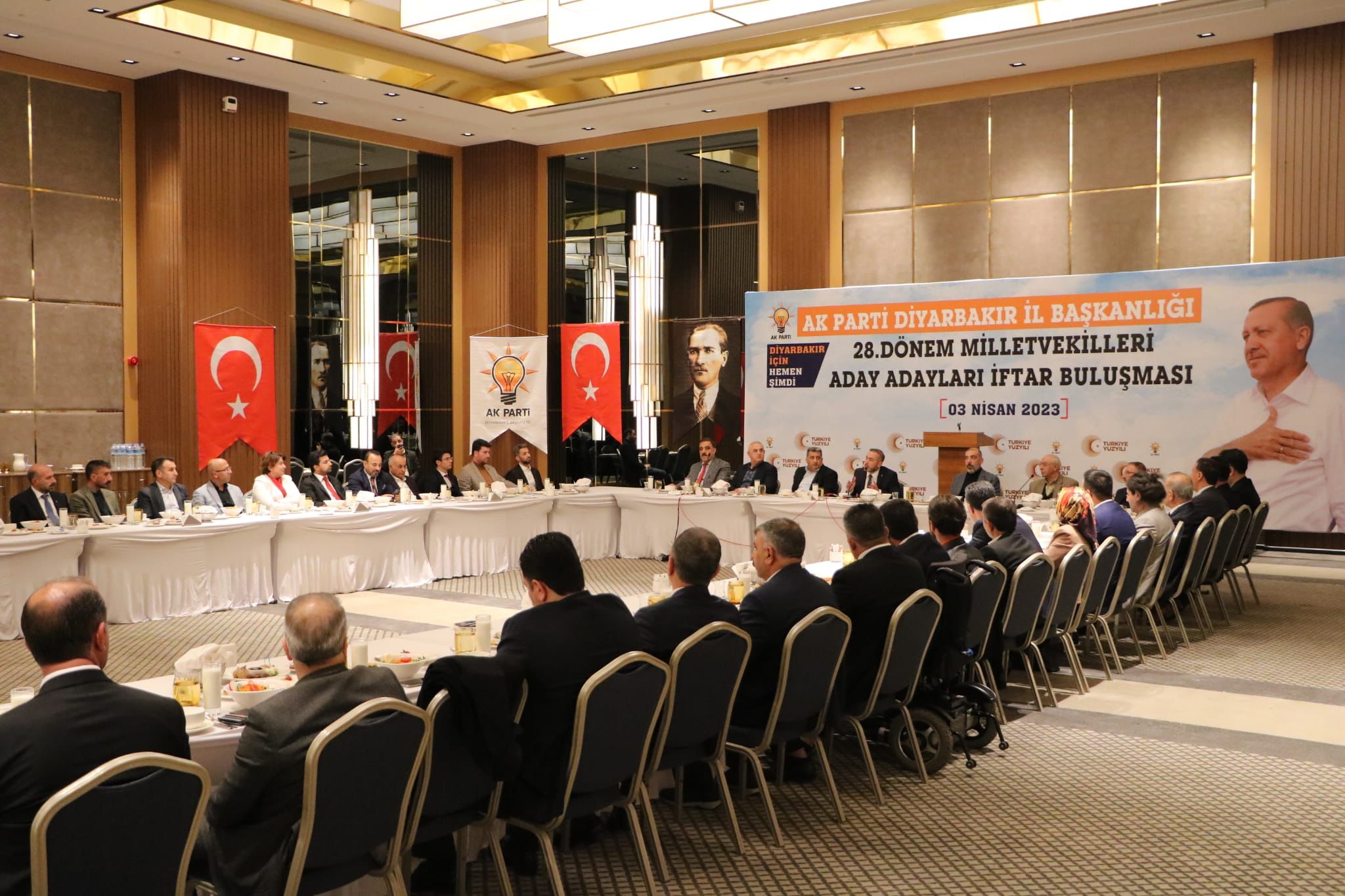 AK Parti Diyarbakır İl Teşkilatı ve aday adayları iftarda buluştu
