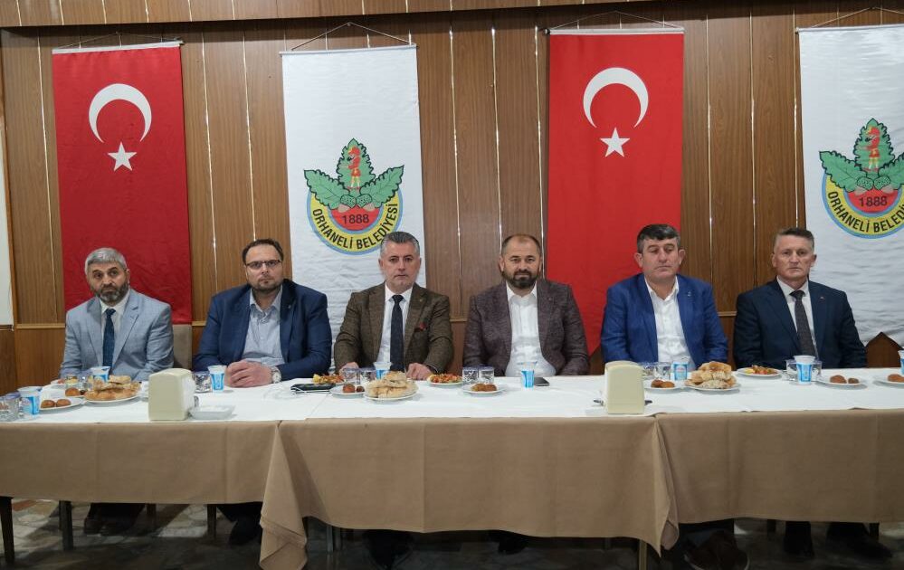 Orhaneli Belediye Başkanı Aykurt depremzedelerle iftar sofrasında buluştu