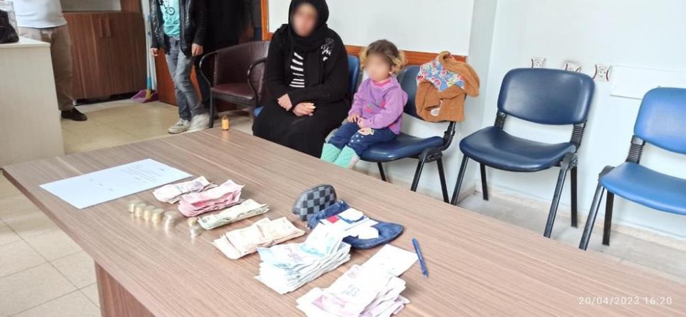 Bursa’da zabıtadan dilenci operasyonu… Üzerinden 11 bin TL çıktı!