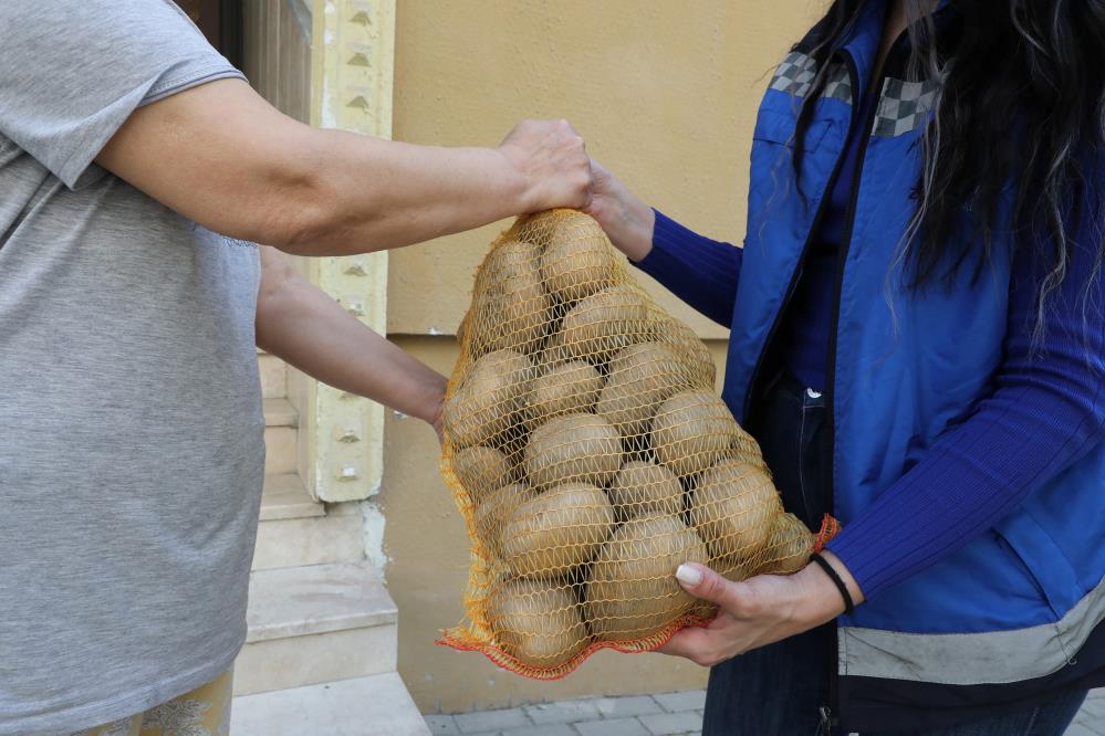 Mudanya Belediyesi’nden vatandaşın sofrasına 30 ton patates