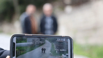 Gurbetçilerin özlemini azaltmak için köye kamera sistemi kurdu