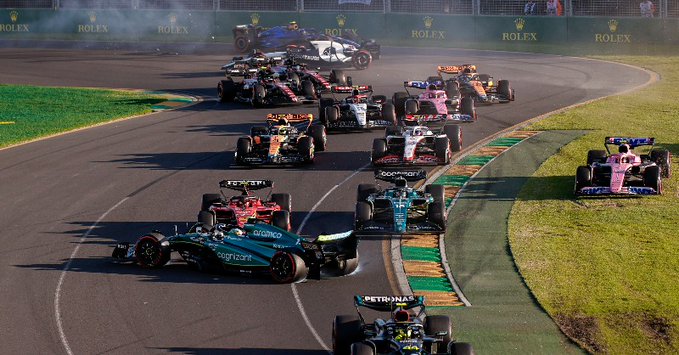 Avustralya’da kazanan Verstappen!