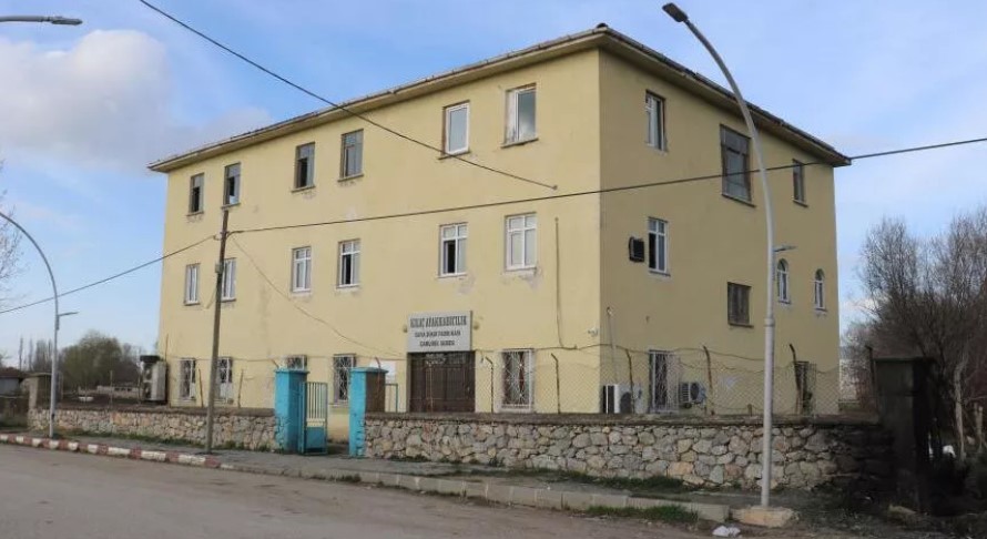Esrarengiz olay! 19 işçi, 20 gün arayla zehirlendi