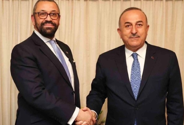 Bakan Çavuşoğlu, Birleşik Krallık Bakanı Cleverly ile görüştü