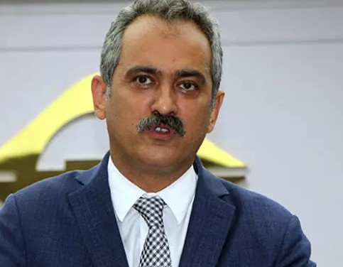 Bakan Özer: 4 tane fedakar insanı kaybetmenin hüznü içerisindeyiz