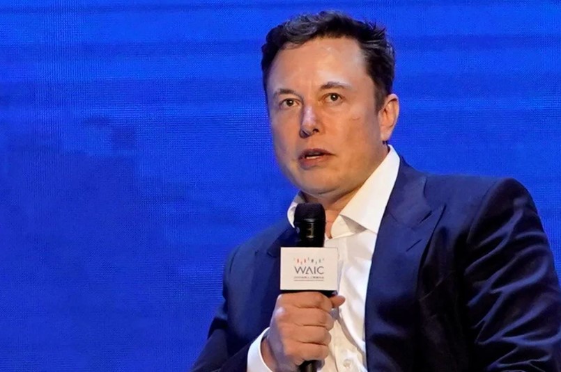 Elon Musk Twitter Genel Merkezi’nin tabelasını değiştirdi