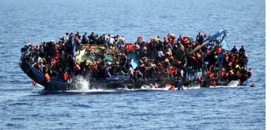 Göçmen teknesi battı: 25 ölü