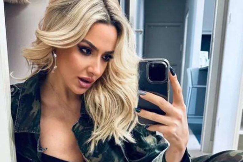 Hadise’den yeni küvet pozları…