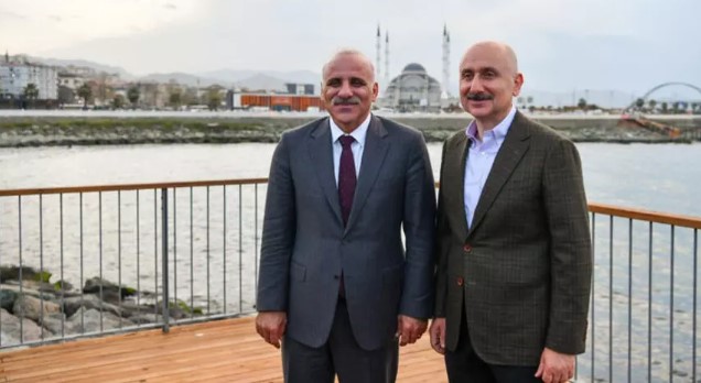 Bakan Karaismailoğlu, Trabzon’daki projeleri inceledi