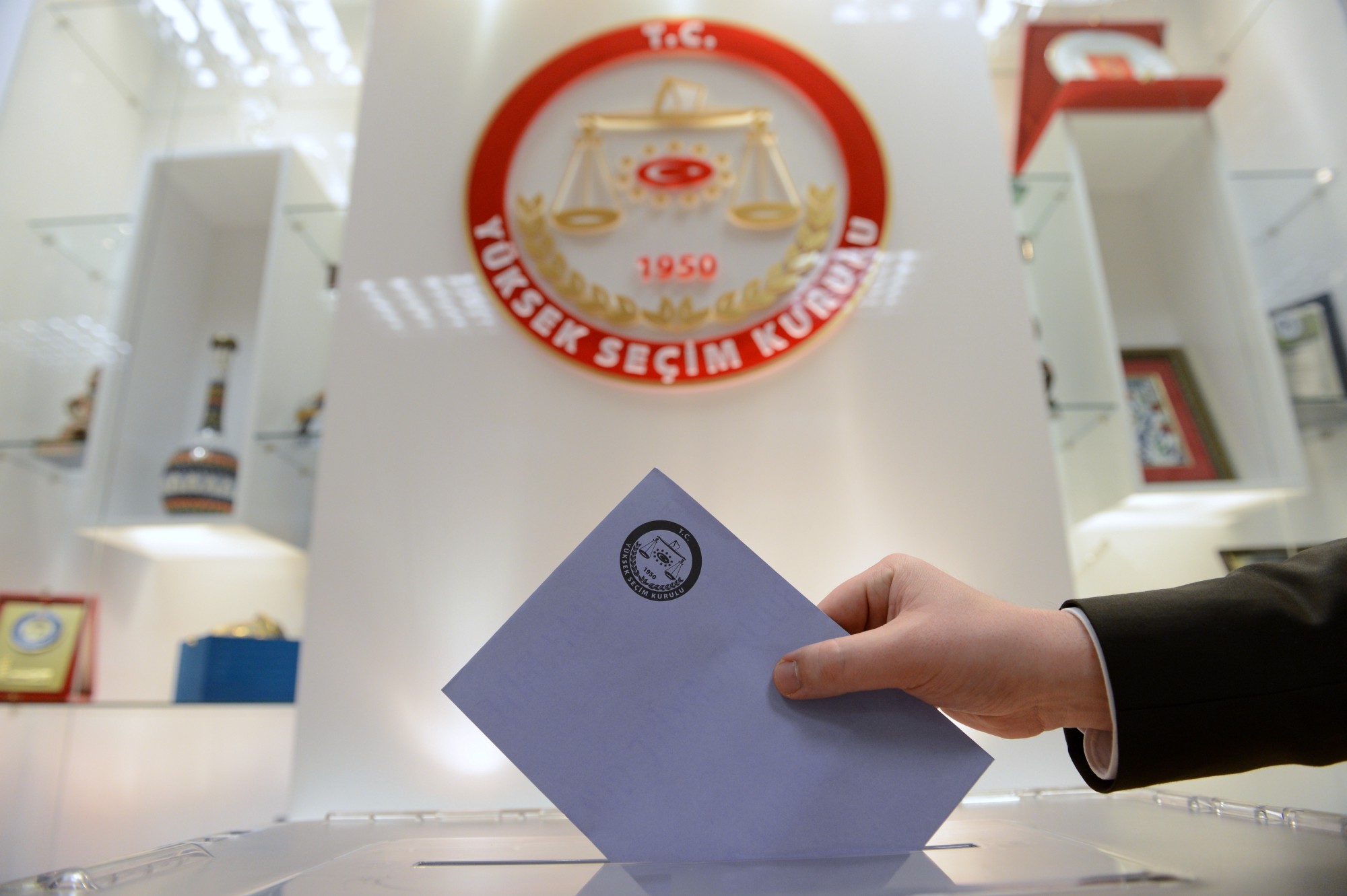 YSK, 21 seçim bölgesi için yapılan 22 itirazı karara bağladı
