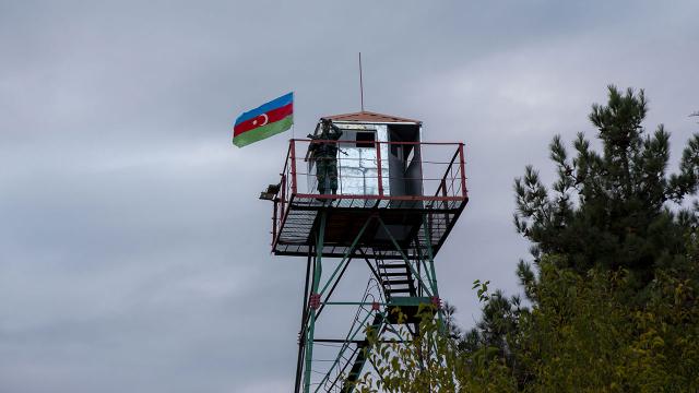 Ermenistan askerleri Azerbaycan mevzilerine ateş açtı