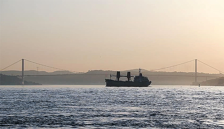 İstanbul Boğazı yeniden gemi trafiğine açıldı