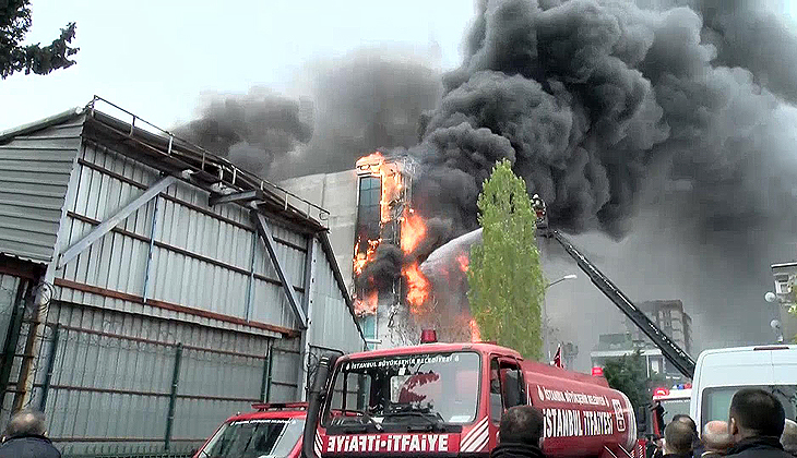 Akit Gazetesi’nin bulunduğu binada yangın
