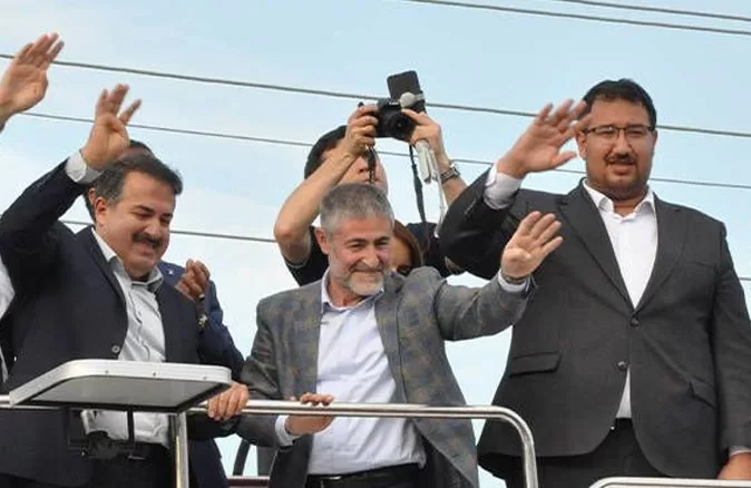 Bakan Nebati: Git cücüğüyle oyna biraz cücüğüyle