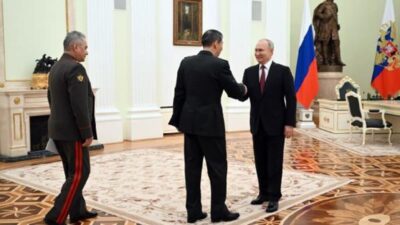 Putin Çin savunma Bakanı ile görüştü