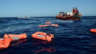 Göçmen teknesi battı: 35 ölü