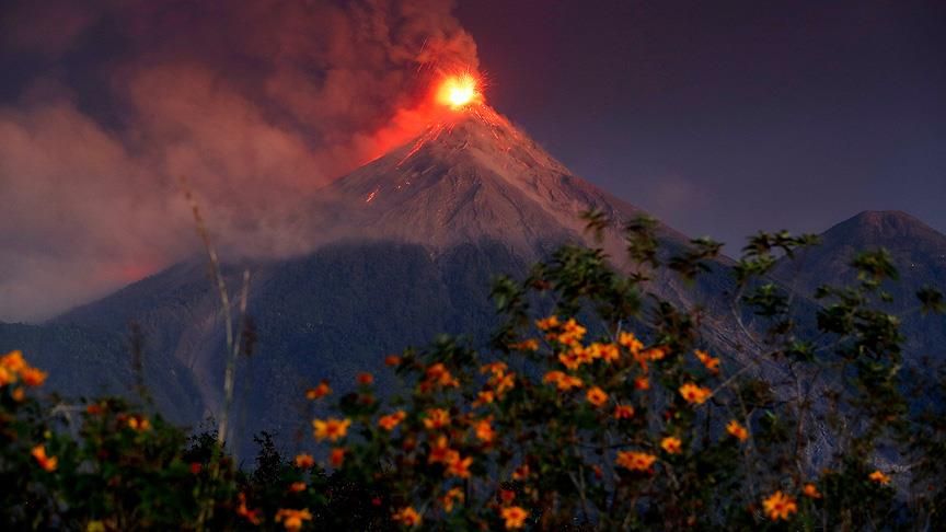 Fuego Yanardağı’nda tehlike! Yüzlerce kişi tahliye edildi