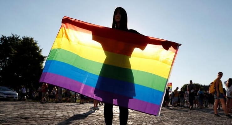 LGBTİ+’lara idam cezası öngören yasa onaylandı