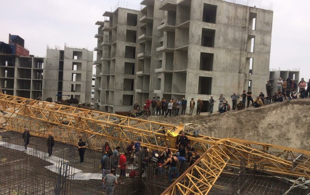 Bursa’da iş kazası: Devrilen vincin altında kaldı